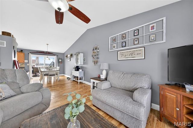 900 Sherwood Drive, Warrenton, MO 63383