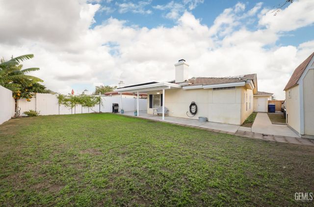 10302 Atakapa Avenue, Bakersfield, CA 93312