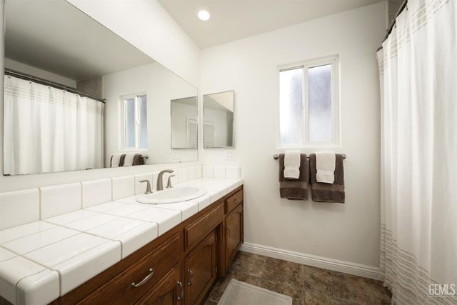 10302 Atakapa Avenue, Bakersfield, CA 93312