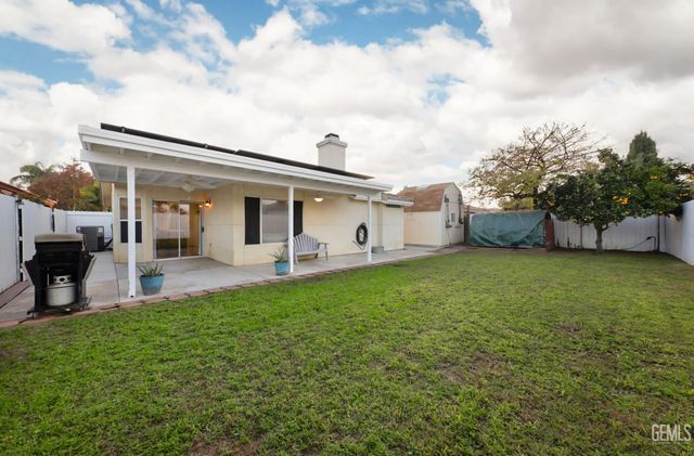 10302 Atakapa Avenue, Bakersfield, CA 93312