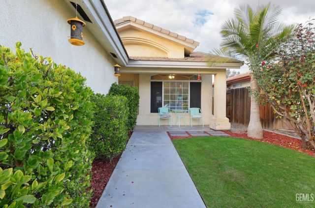 10302 Atakapa Avenue, Bakersfield, CA 93312