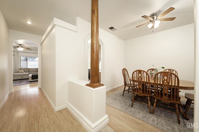 10302 Atakapa Avenue, Bakersfield, CA 93312