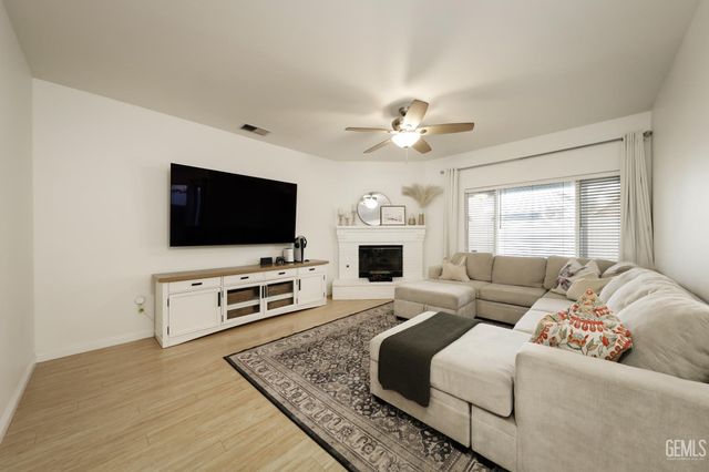 10302 Atakapa Avenue, Bakersfield, CA 93312