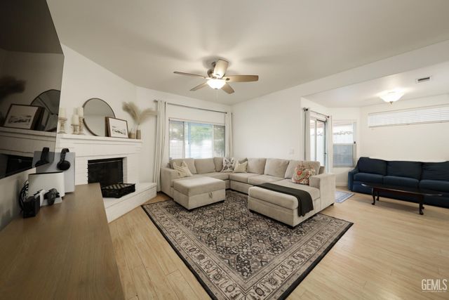 10302 Atakapa Avenue, Bakersfield, CA 93312