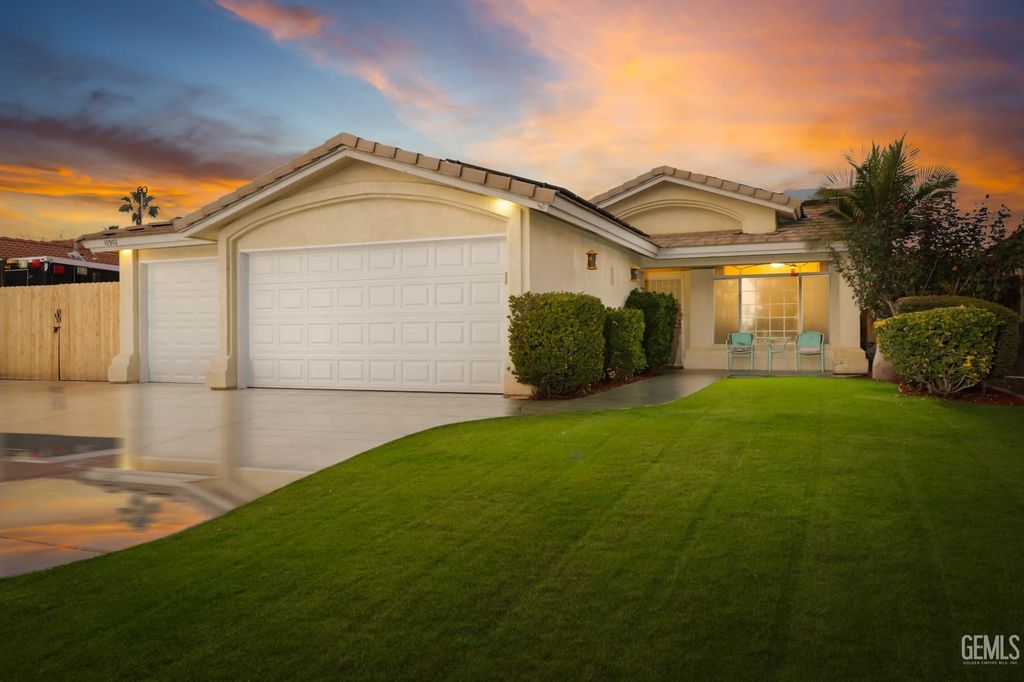 10302 Atakapa Avenue, Bakersfield, CA 93312