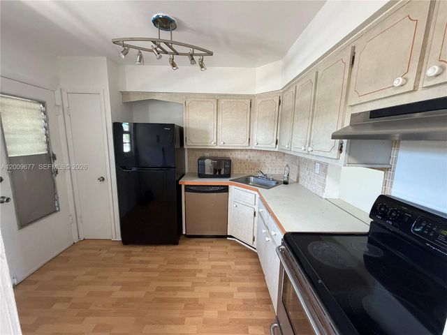 1530 NE 191st Street 205, Miami, FL 33179