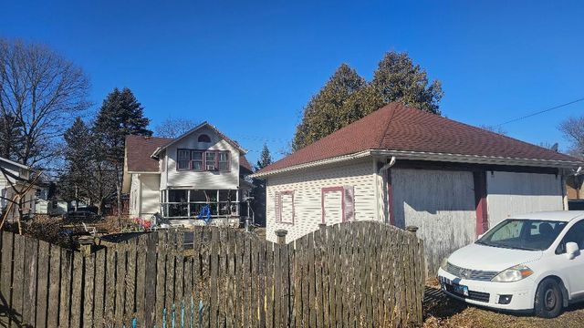 2113 Latham Street, Rockford, IL 61103