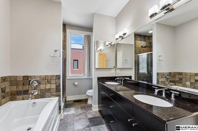 1202 Mayberry Plaza, Omaha, NE 68108