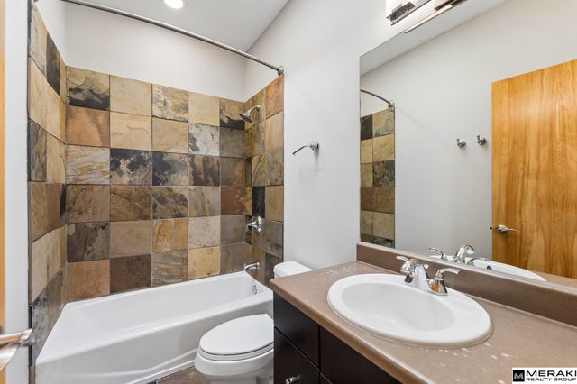 1202 Mayberry Plaza, Omaha, NE 68108