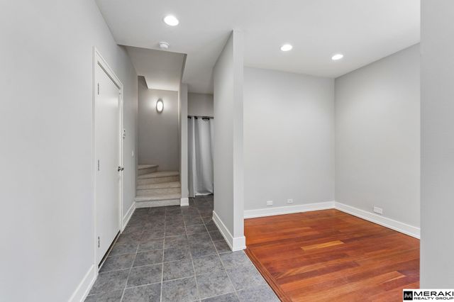 1202 Mayberry Plaza, Omaha, NE 68108