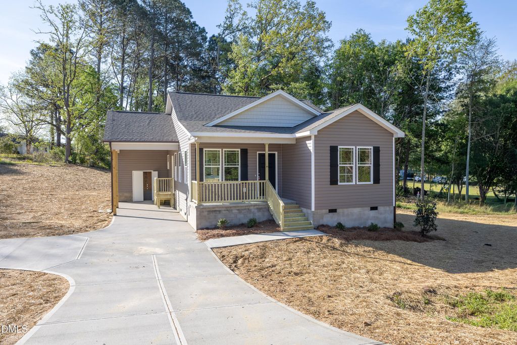 201 W Hamer Street, Coats, NC 27521