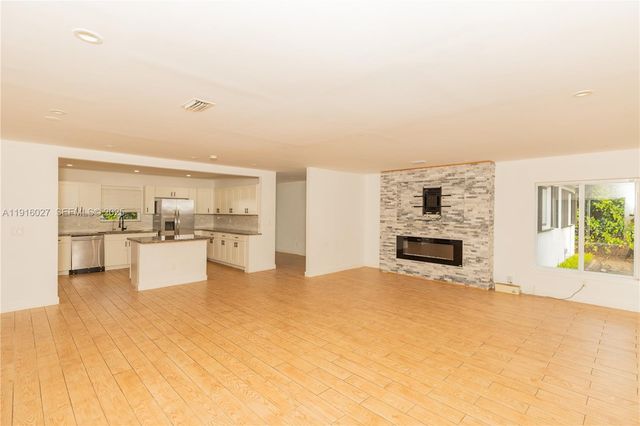 2510 NE 207th Ter, Miami, FL 33180