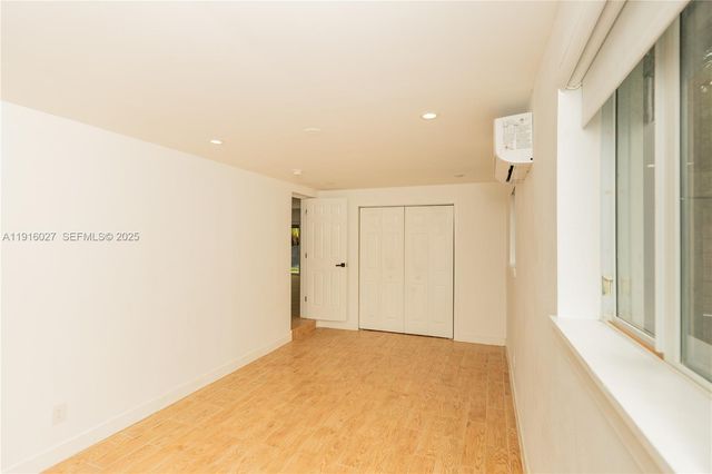 2510 NE 207th Ter, Miami, FL 33180