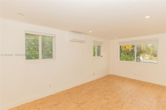 2510 NE 207th Ter, Miami, FL 33180