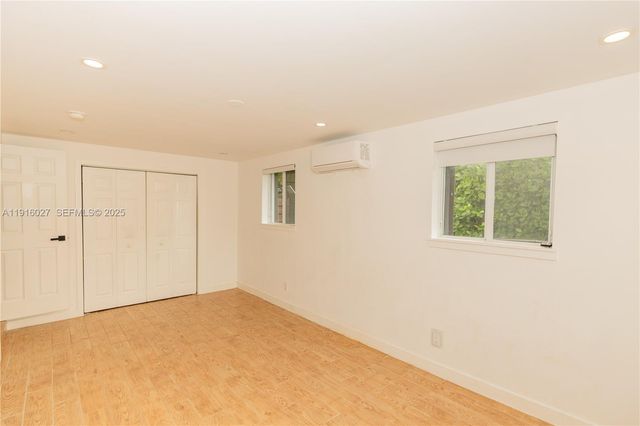 2510 NE 207th Ter, Miami, FL 33180