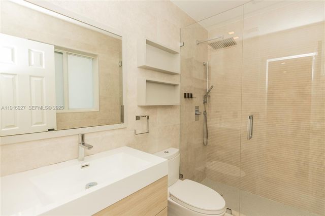 2510 NE 207th Ter, Miami, FL 33180