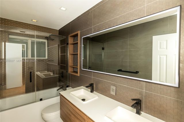 2510 NE 207th Ter, Miami, FL 33180