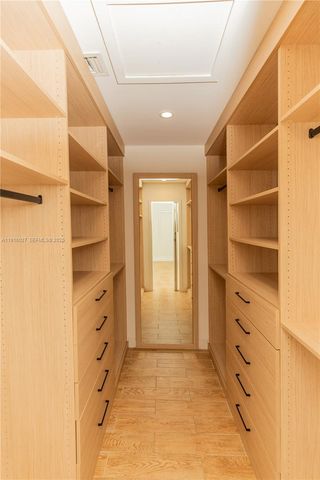 2510 NE 207th Ter, Miami, FL 33180