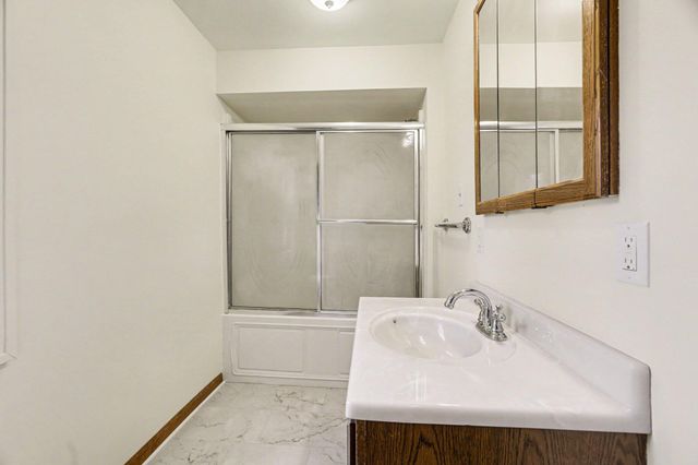 2825 Mt Olivet Road, Kalamazoo, MI 49004