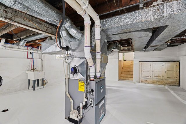 2825 Mt Olivet Road, Kalamazoo, MI 49004