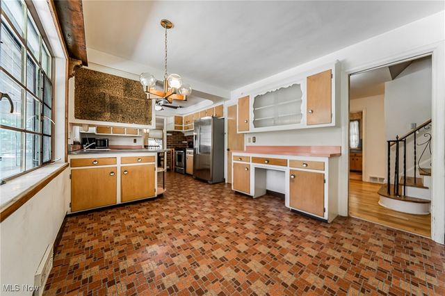 3153 Eastwick Drive, Cleveland Heights, OH 44118