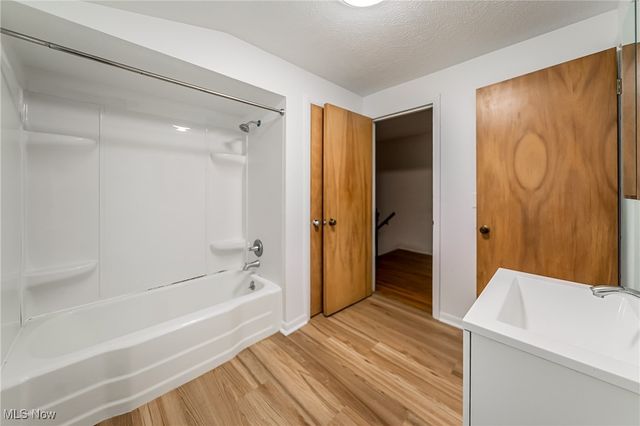 3153 Eastwick Drive, Cleveland Heights, OH 44118