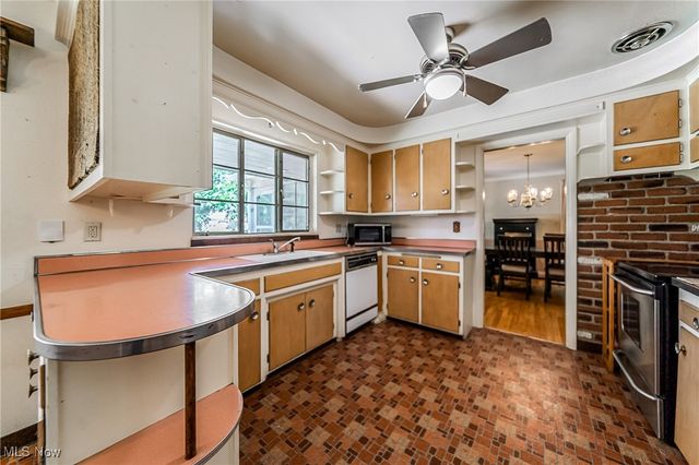 3153 Eastwick Drive, Cleveland Heights, OH 44118