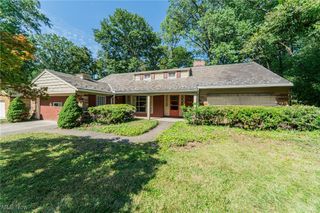 3153 Eastwick Drive, Cleveland Heights, OH 44118