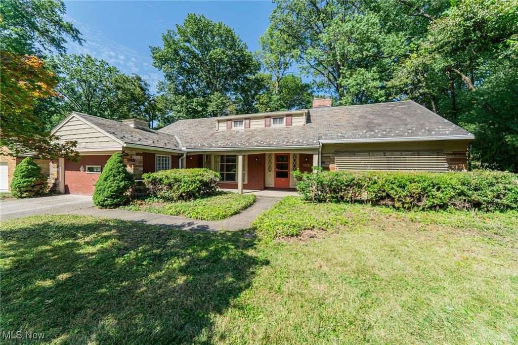 3153 Eastwick Drive, Cleveland Heights, OH 44118