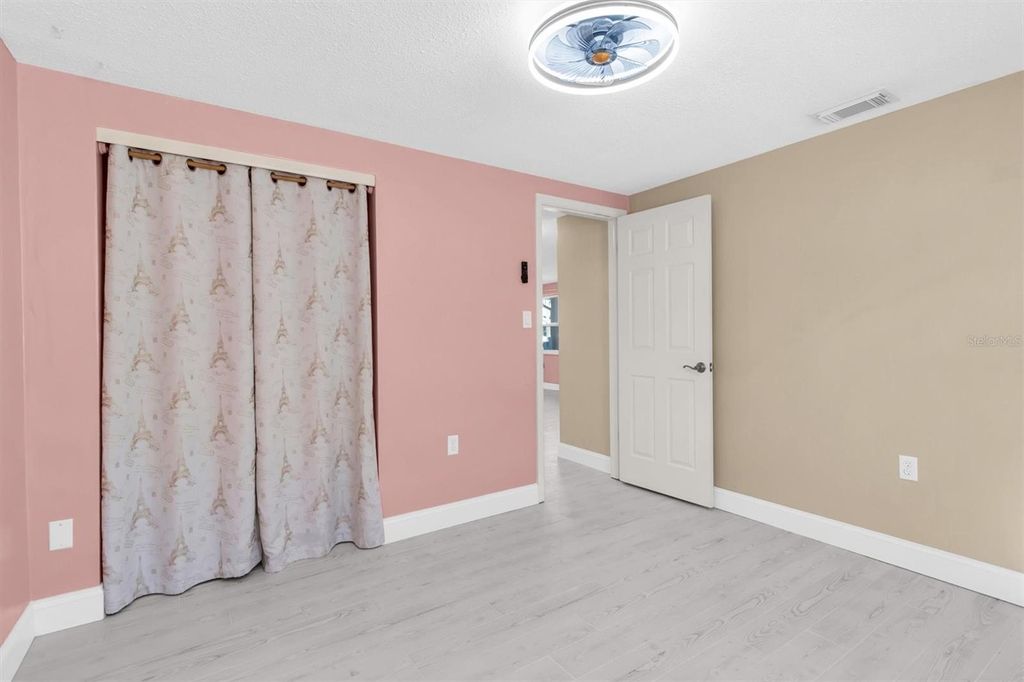 Image 14 of property listing at 7322 OAK CREST DRIVE, Port Richey, FL 34668