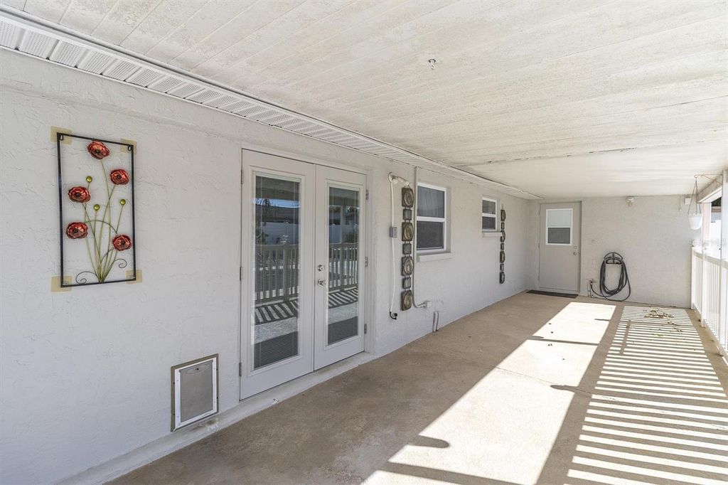 Image 20 of property listing at 7322 OAK CREST DRIVE, Port Richey, FL 34668