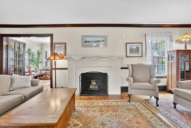 146 Bellevue Ave, Springfield, MA 01108
