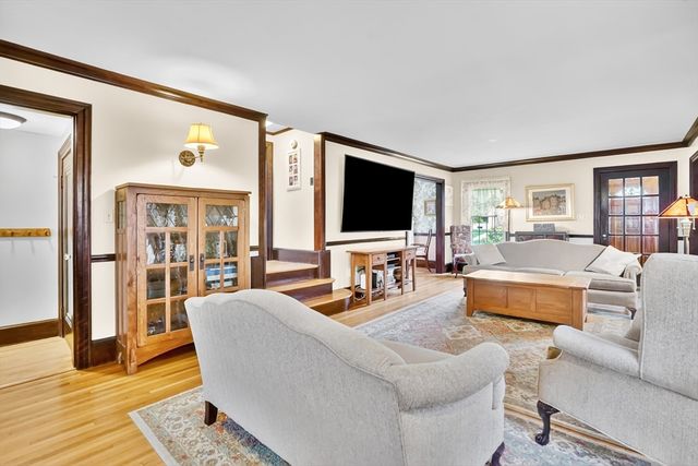 146 Bellevue Ave, Springfield, MA 01108