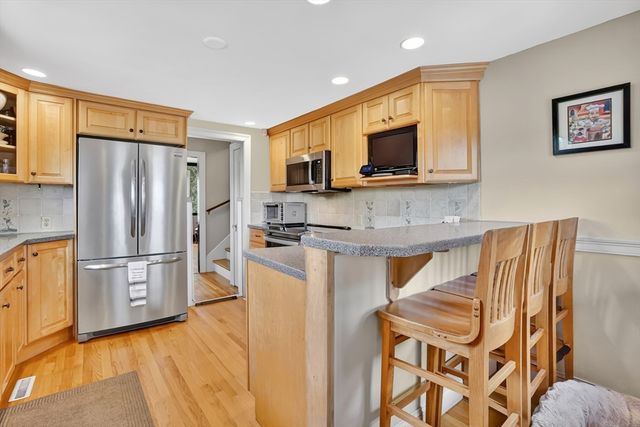146 Bellevue Ave, Springfield, MA 01108