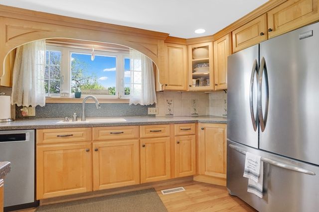 146 Bellevue Ave, Springfield, MA 01108
