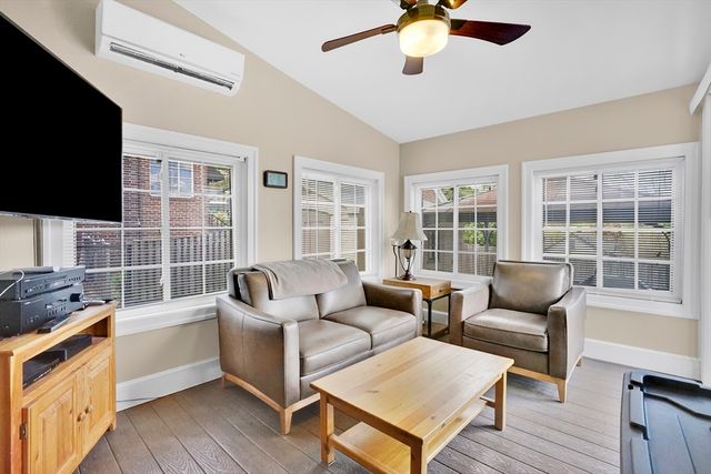 146 Bellevue Ave, Springfield, MA 01108