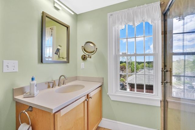 146 Bellevue Ave, Springfield, MA 01108
