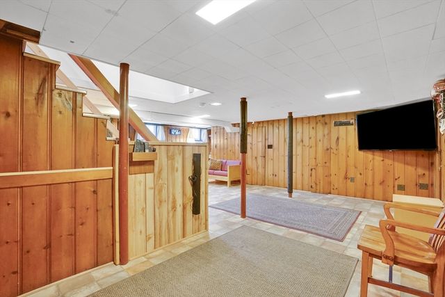 146 Bellevue Ave, Springfield, MA 01108