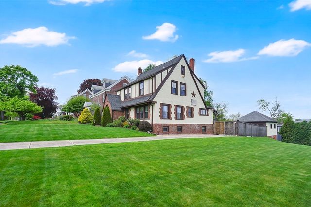 146 Bellevue Ave, Springfield, MA 01108