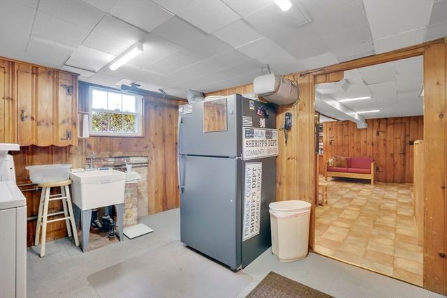 146 Bellevue Ave, Springfield, MA 01108