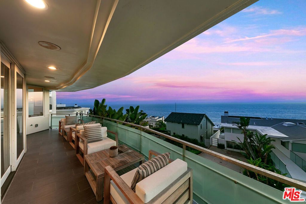 Image 12 of property listing at 31558 Victoria Point Road, Malibu, CA 90265