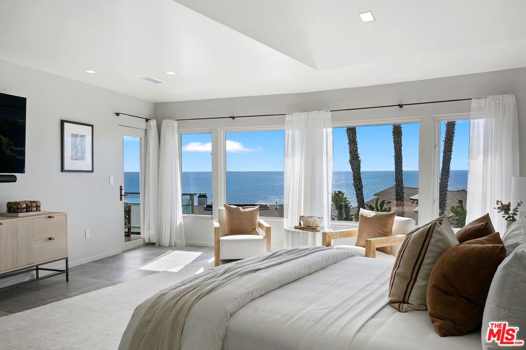 Image 23 of property listing at 31558 Victoria Point Road, Malibu, CA 90265