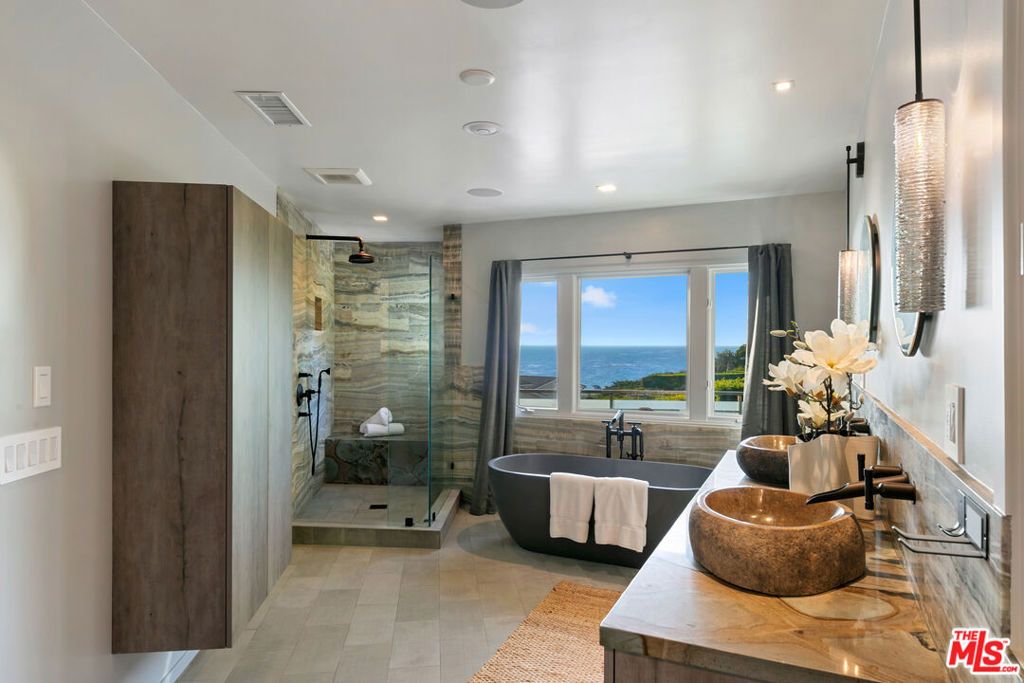 Image 27 of property listing at 31558 Victoria Point Road, Malibu, CA 90265