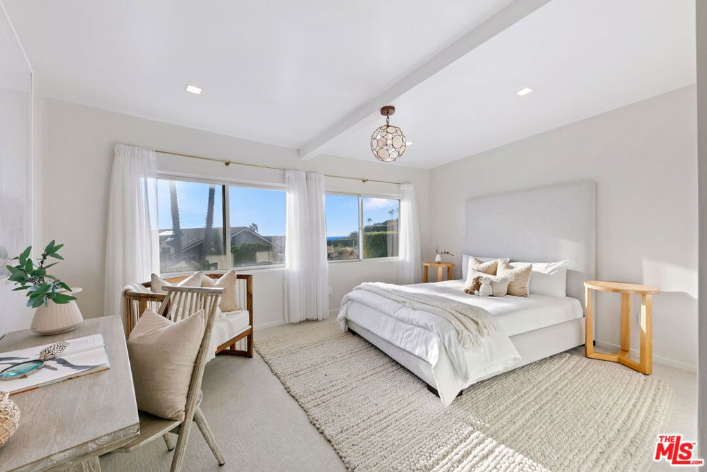 Image 34 of property listing at 31558 Victoria Point Road, Malibu, CA 90265