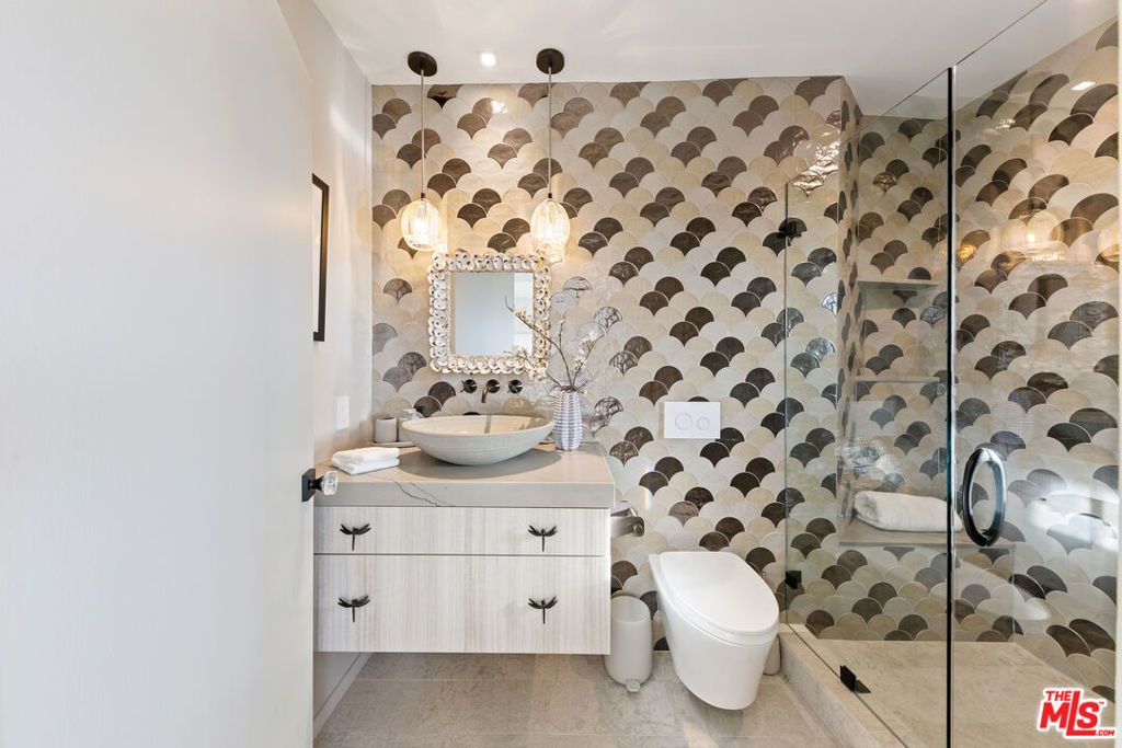 Image 35 of property listing at 31558 Victoria Point Road, Malibu, CA 90265