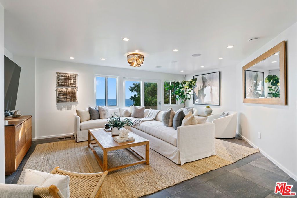 Image 36 of property listing at 31558 Victoria Point Road, Malibu, CA 90265