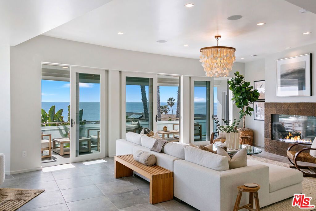 Image 8 of property listing at 31558 Victoria Point Road, Malibu, CA 90265