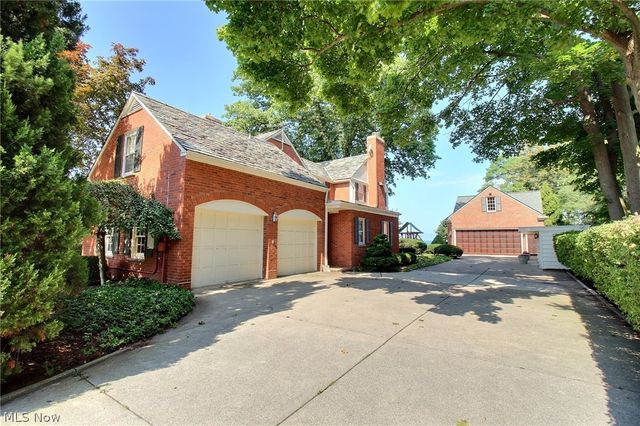 20664 Beach Cliff Boulevard, Rocky River, OH 44116