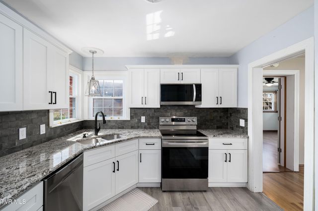 248 Sunset Drive, Mountain City, TN 37683