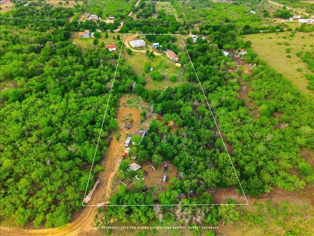 780 Spoke Hollow RD, Lockhart, TX 78644